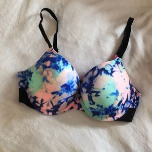 Pink victoria secret push up bra.